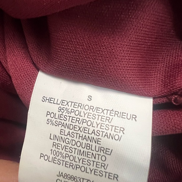 Gorgeous maroon dress with black velvet detailing and button detailing - Picture 5 of 5